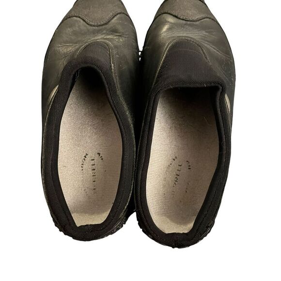 Women’s Shoes by Merrill size 6 - Picture 3 of 5